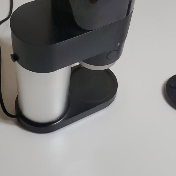 High-Quality Coffee Grinder for Sale! ☕✨ - Picture 2 of 3